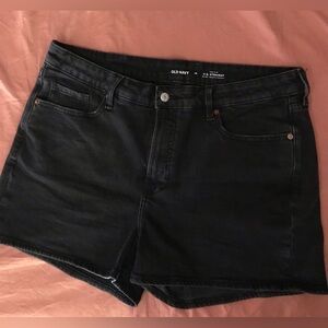 Black denim Old Navy shorts- like new!